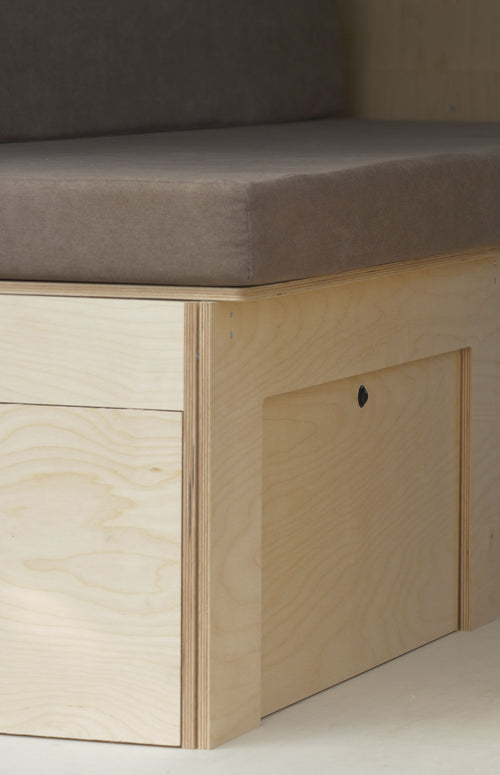 dettaglio venature legno e linee pulite
