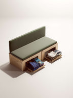 Letto Nom Outdoor con due piani estraibili frontali aperti, sistema modulare per camperizzazione van con accesso pratico allo stivaggio.