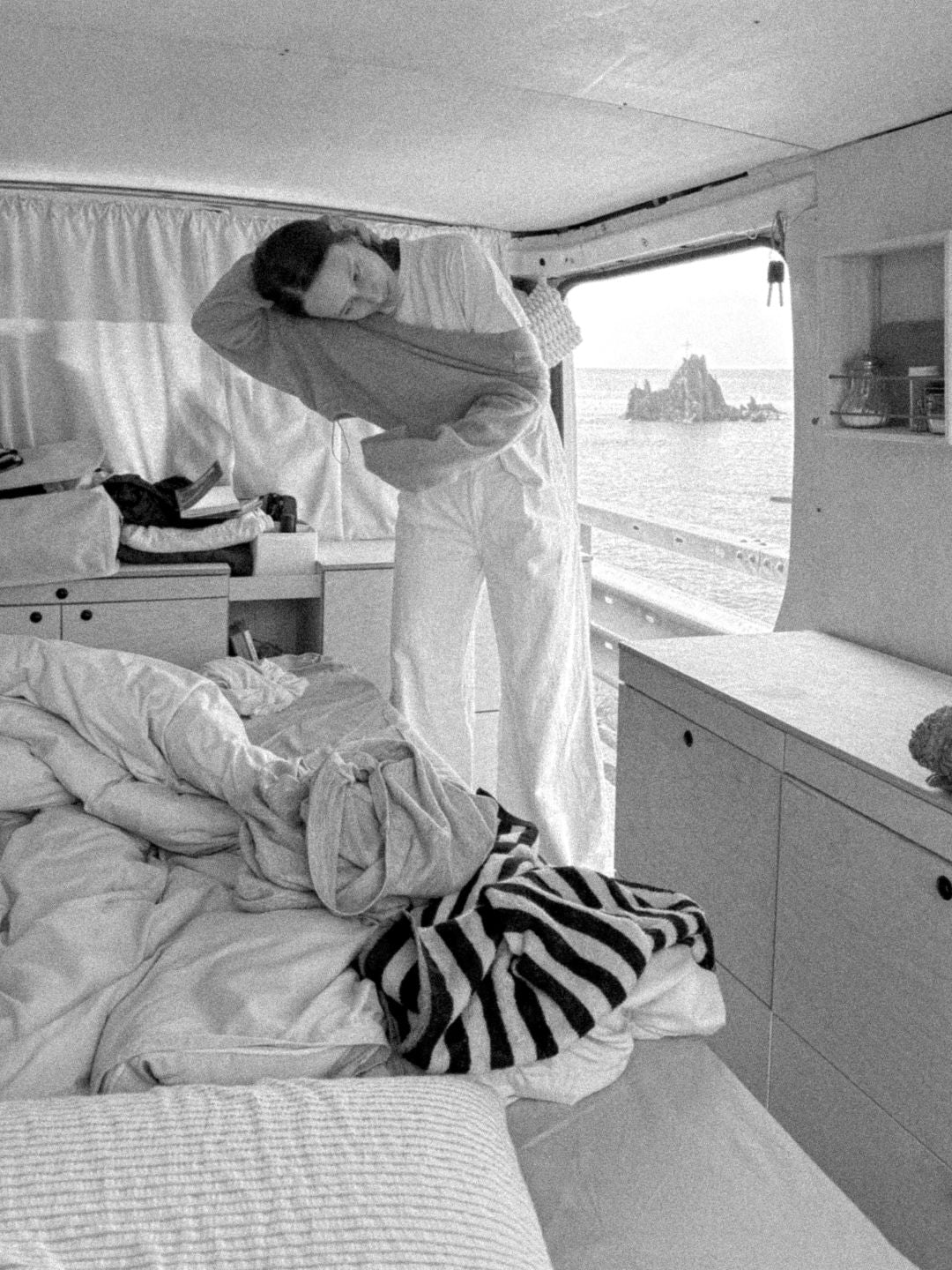 Materasso snodabile perfetto per van e camper, su misura, arriva in tutta europa in poche settimane. Pensato per allestimento van e furgoni, in kit van conversion.