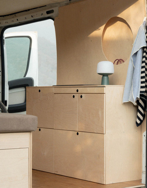 Nom Van Storage S chiuso in multistrato di betulla, modulo storage compatto per camperizzazione van e allestimento furgone modulare