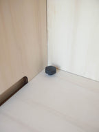 Dettaglio vite a farfalla per il fissaggio del modulo Totem HIDE nel van, sistema removibile per camperizzazione modulare